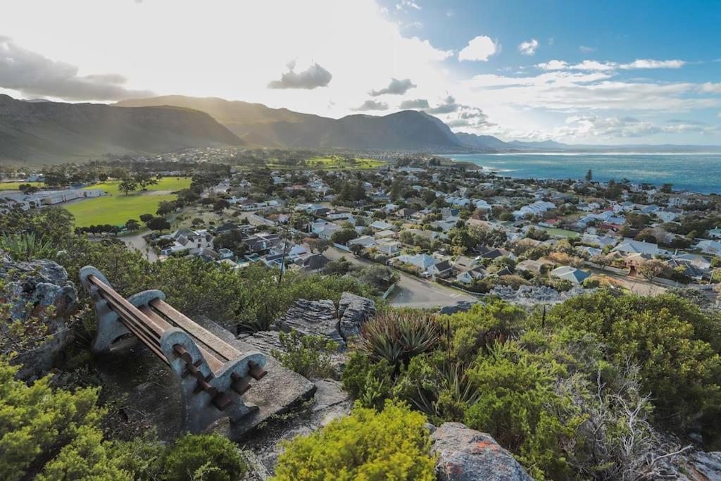 Mountain And Sea Cottage Hermanus Exterior foto